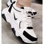 کتونی سفید مشکی نایک - مانتو پاتریس رشت