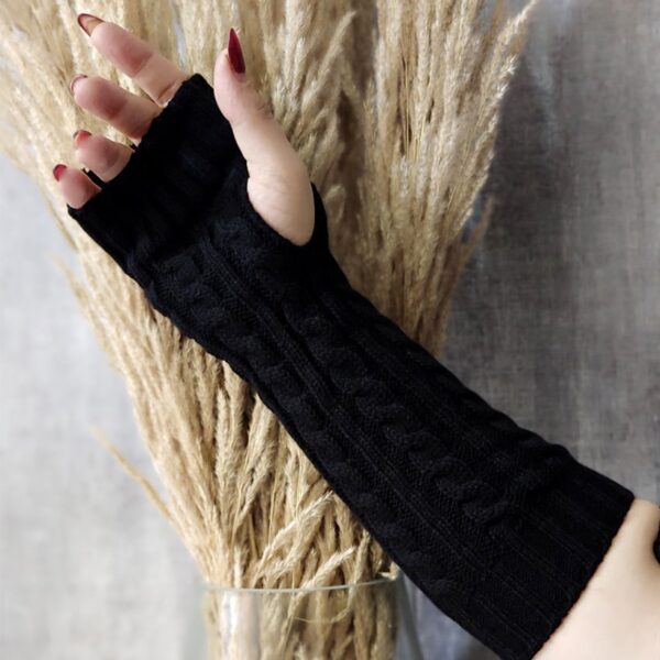 ساق دست بافت مشکی - مانتو پاتریس رشت