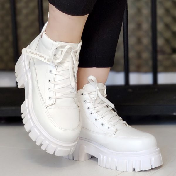 نیم بوت لژ دار سفید - مانتو پاتریس رشت