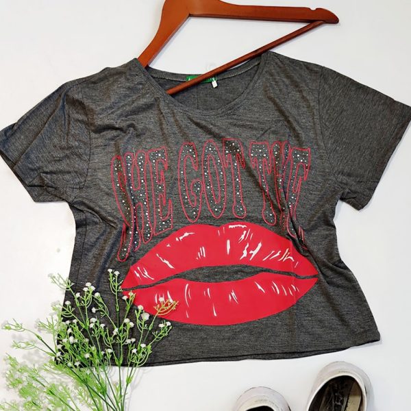 تیشرت کراپ چاپ لب - مانتو پاتریس رشت