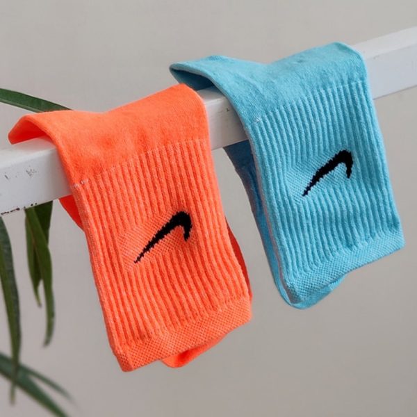 جوراب نیم ساق نایک - مانتو پاتریس رشت