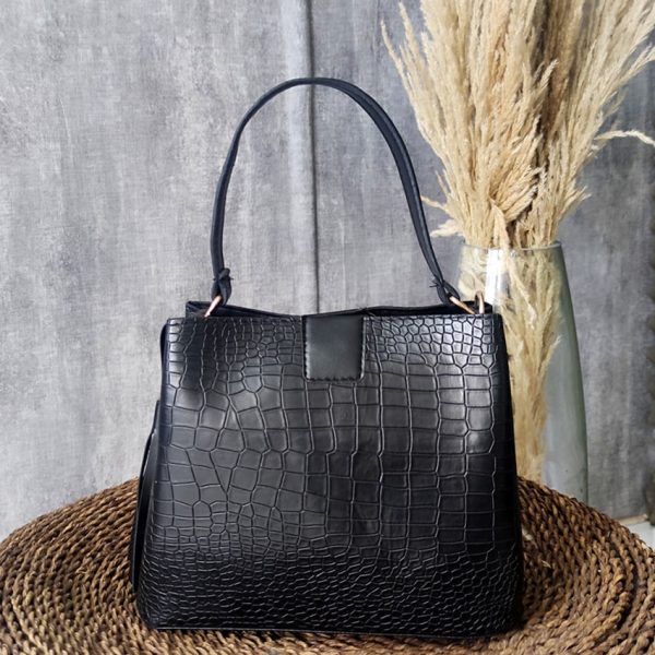 کیف مشکی منگوله دار - مانتو پاتریس رشت