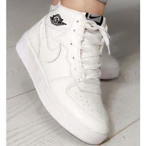 کتونی نایک سفید - مانتو پاتریس رشت