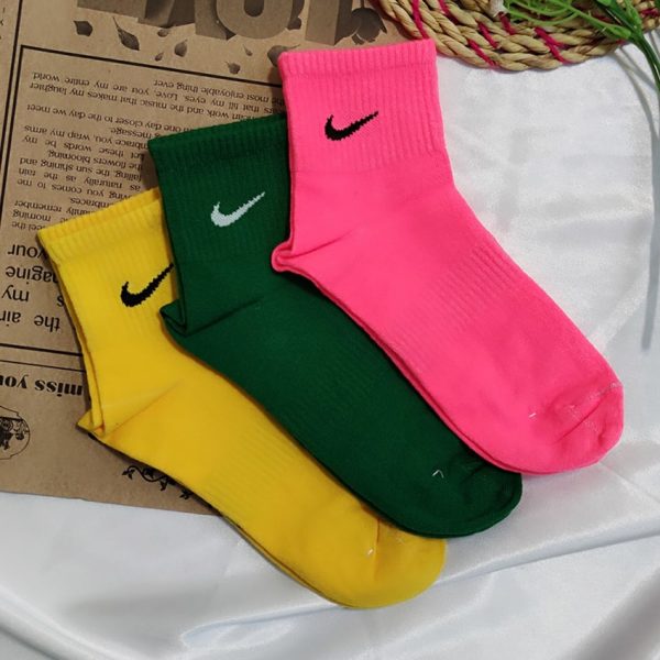 جوراب نایک رنگی نیم ساق