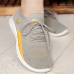 کتونی اسکیچرز طوسی زرد بافت