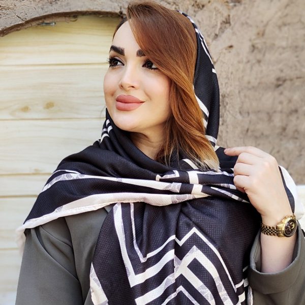 357002435-3-min روسری نخی قواره دار - مانتو پاتریس رشت