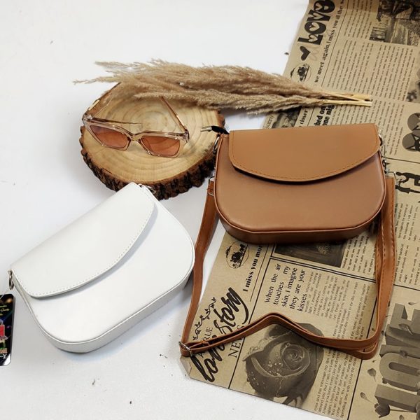 کیف چرم نیم دایره - مانتو پاتریس رشت