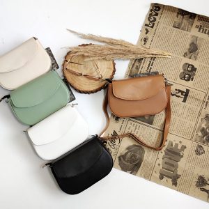 کیف چرم نیم دایره - مانتو پاتریس رشت