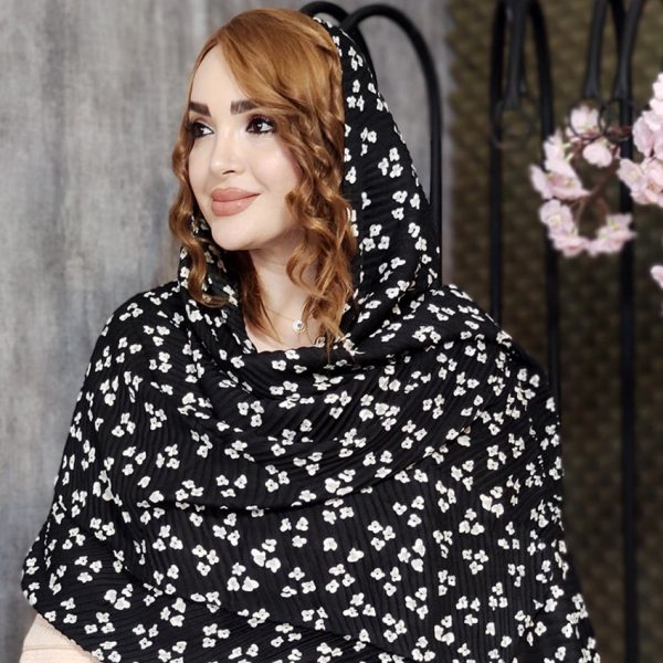شال پلیسه مشکی گل سفید