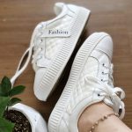 کتونی سفید شنل دوزی - مانتو پاتریس رشت