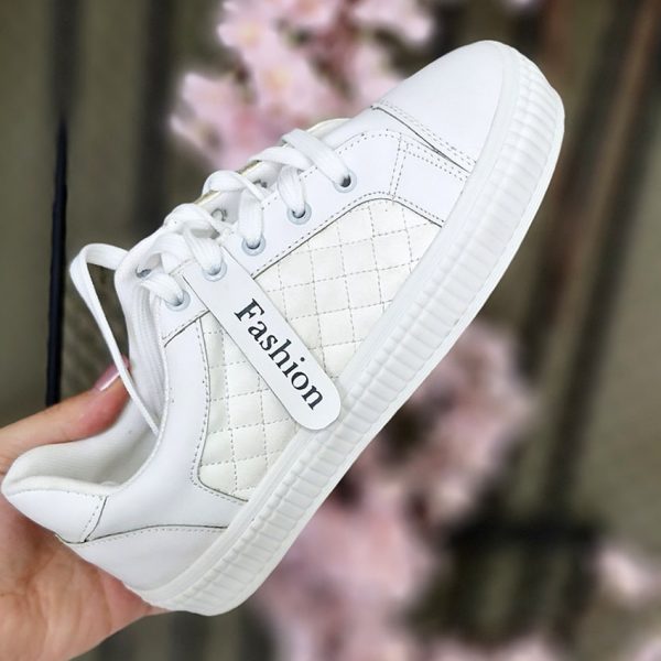 کتونی سفید شنل دوزی - مانتو پاتریس رشت