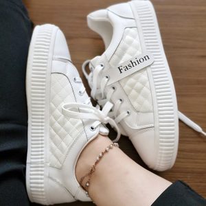 کتونی سفید شنل دوزی - مانتو پاتریس رشت