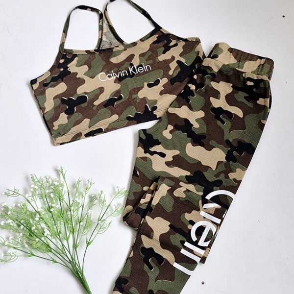 289002157-5-min ست کراپ شلوار چریک - مانتو پاتریس رشت