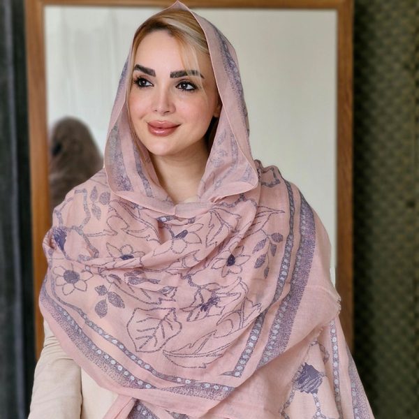 شال نخی طرح گل و برگ - مانتو پاتریس رشت