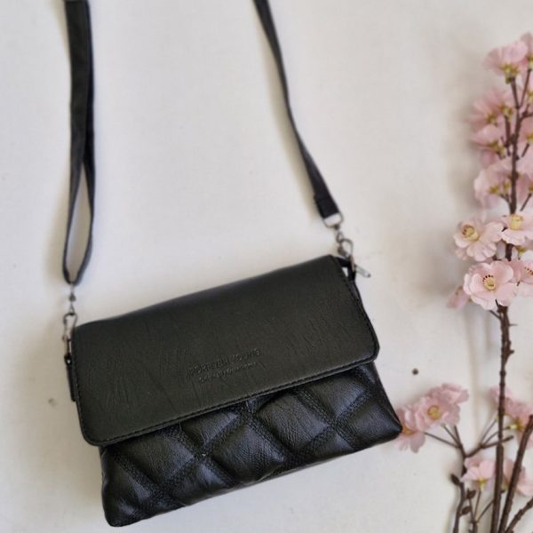 35600373-min کیف دوشی مشکی لوزی دوزی - مانتو پاتریس رشت