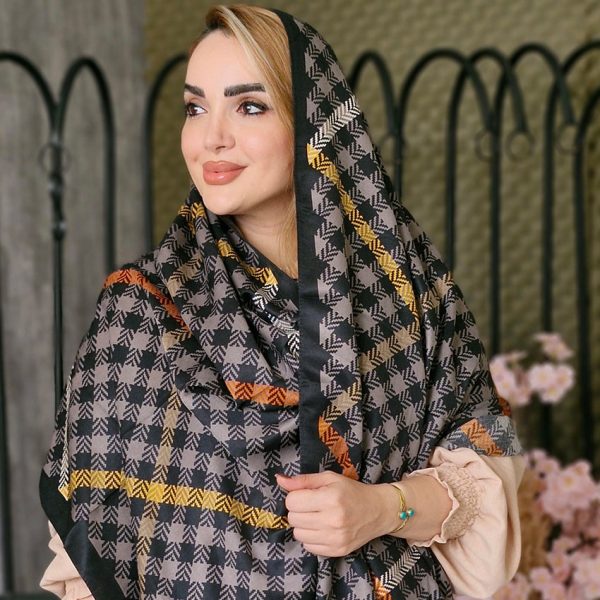 شال مربعی طرحدار - مانتو پاتریس رشت