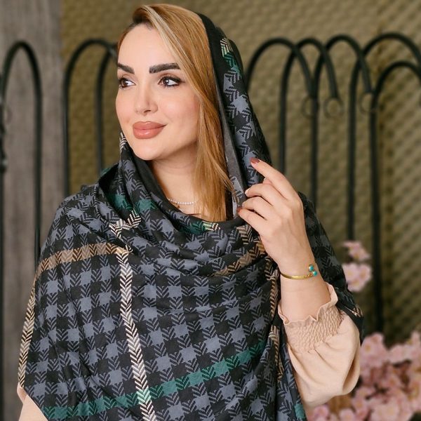 شال مربعی طرحدار - مانتو پاتریس رشت