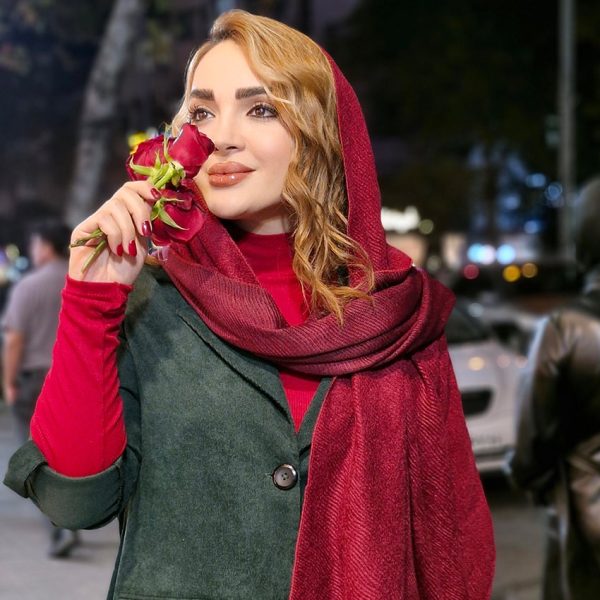 شال مخمل زرشکی - مانتو پاتریس رشت