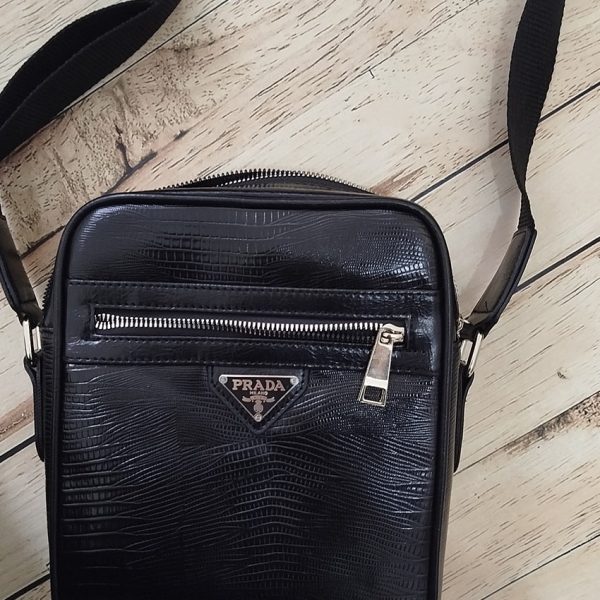 کیف چرم مشکی- مانتو پاتریس رشت