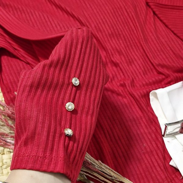 بلوز قرمز استین سه دکمه-مانتو پاتریس رشت