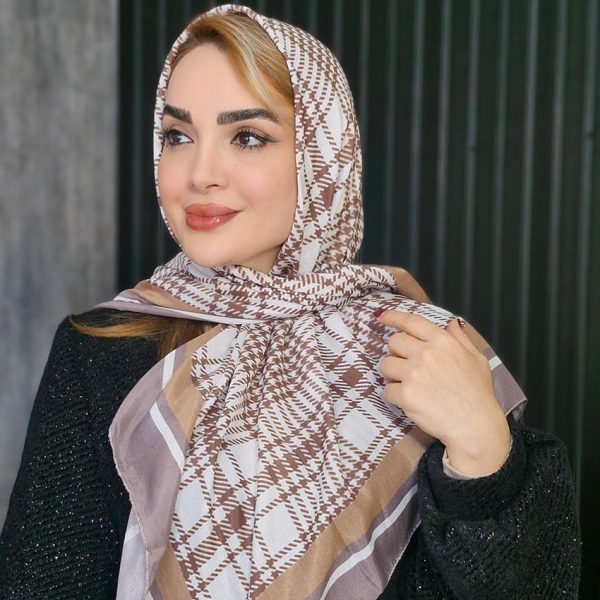 35700402-6-min روسری چهارخونه پیچازی - مانتو پاتریس رشت