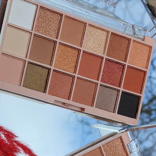 سایه چشم 18 رنگ- مانتو پاتریس رشت