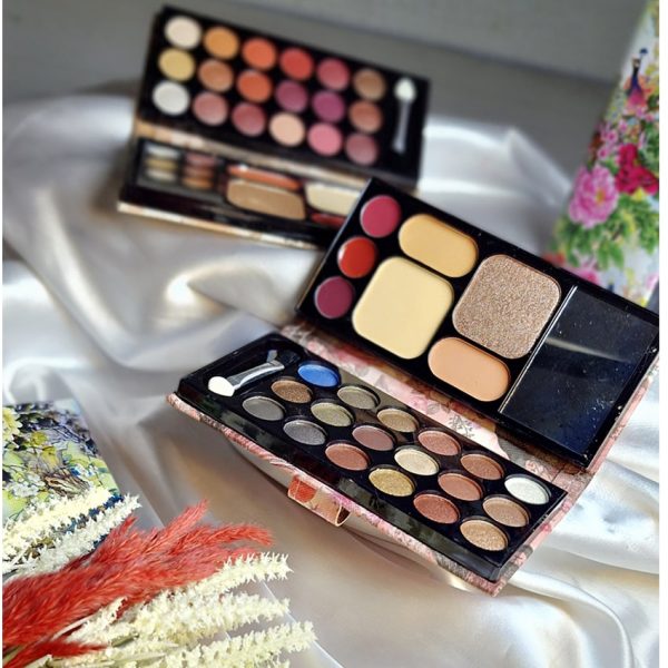 پالت میکاپ- مانتو پاتریس رشت