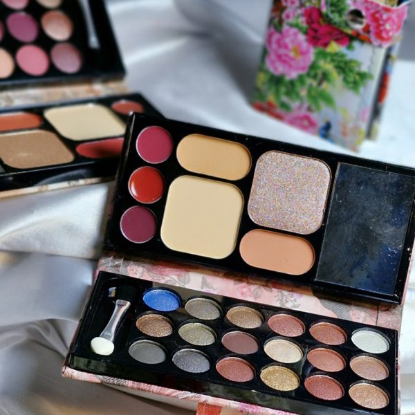 پالت میکاپ- مانتو پاتریس رشت