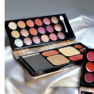 پالت میکاپ- مانتو پاتریس رشت