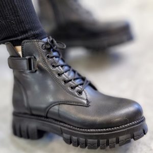 بوت مشکی بغل چسب - مانتو پاتریس رشت