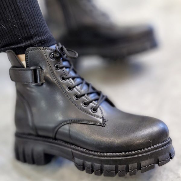 بوت مشکی بغل چسب - مانتو پاتریس رشت