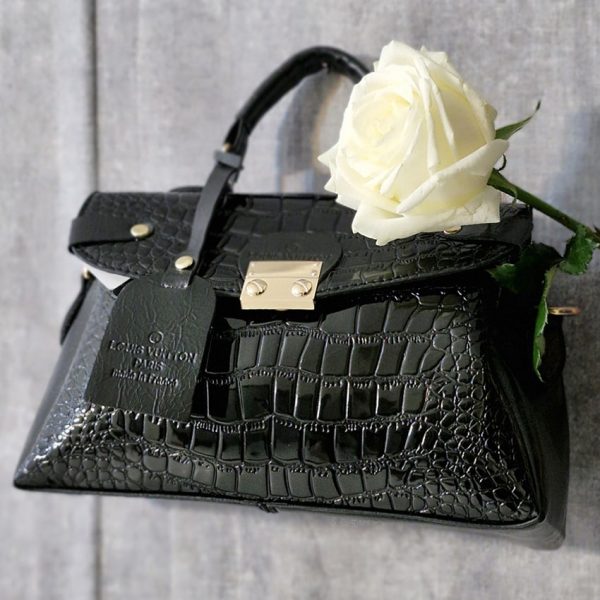 38000433-7-min کیف صندوقی پوست ماری - مانتو پاتریس رشت