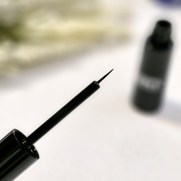 خط چشم مایع بل - مانتو پاتریس رشت