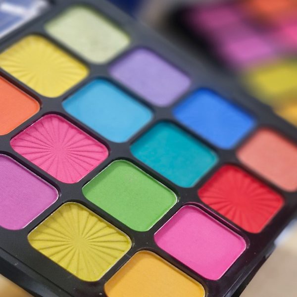 پالت سایه چشم رنگی - مانتو پاتریس رشت