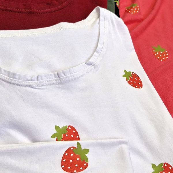 تیشرت نخ پنبه چاپ توت فرنگی