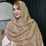 شال پلیسه طرحدار کرم