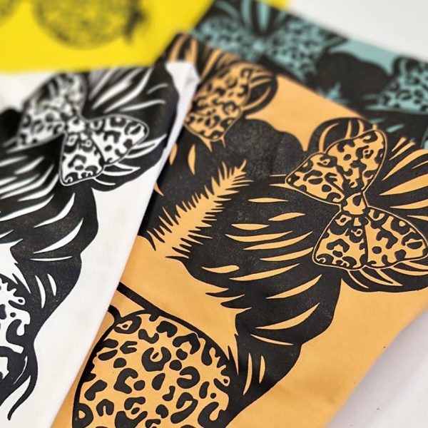 تیشرت دختر عینکی - مانتو پاتریس رشت