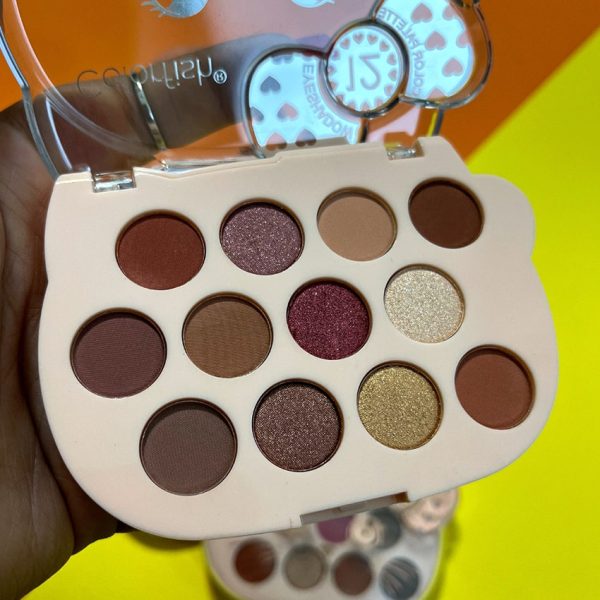 سایه چشم گربه - مانتو پاتریس رشت