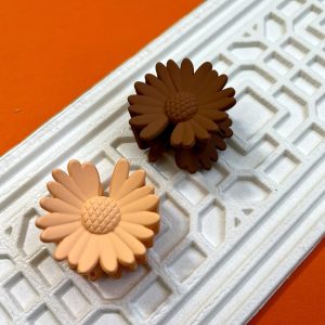 کلیپس گل بابونه - مانتو پاتریس رشت