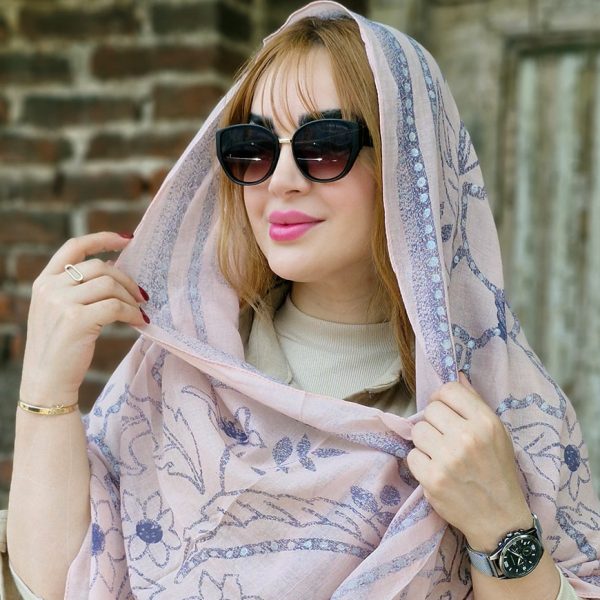 شال نخی گلدار - مانتو پاتریس رشت