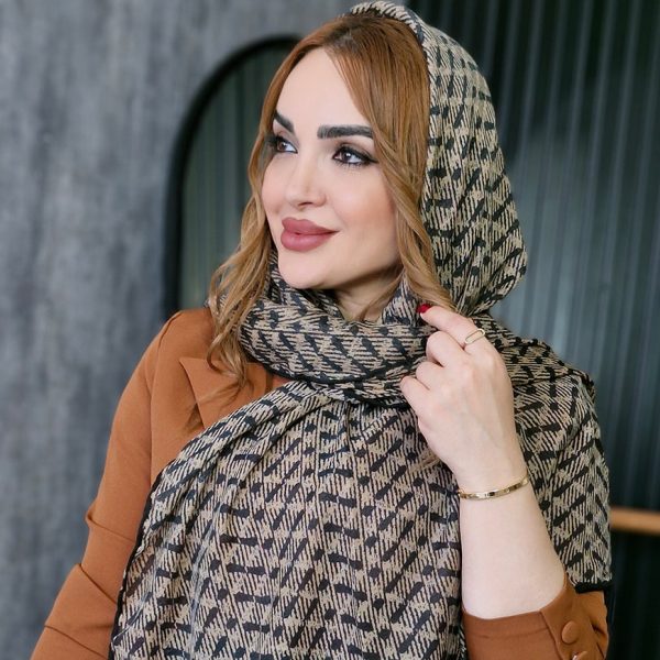 روسری طرحدار دست دوز