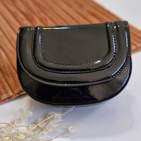 کیف دوشی هلالی ورنی مشکی