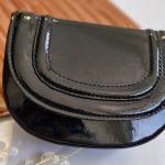 کیف دوشی هلالی ورنی مشکی - مانتو پاتریس رشت