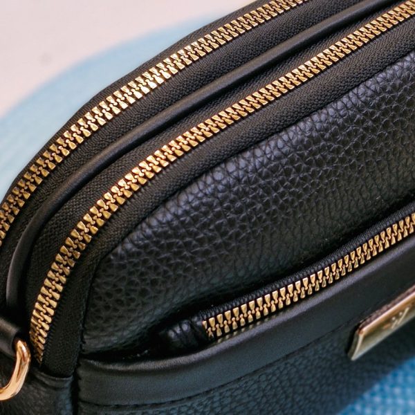 کیف دوشی زیپ طلایی چرم مشکی - مانتو پاتریس رشت