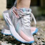 کتونی آبی صورتی بندی