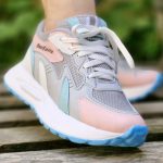 کتونی آبی صورتی بندی