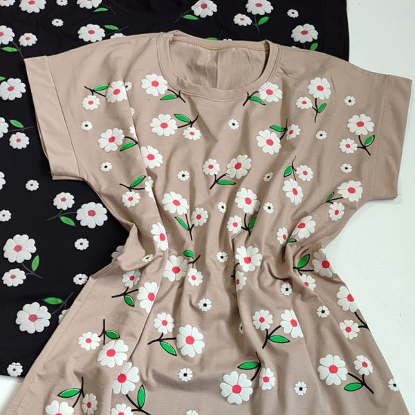 292002597-5-min تیشرت چاپ بابونه - مانتو پاتریس رشت