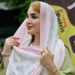 شال پلیسه سفید صورتی