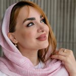 شال پلیسه سفید صورتی