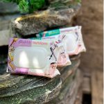 دستمال مرطوب - مانتو پاتریس رشت